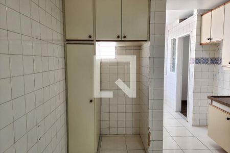 Apartamento à venda com 180m², 2 quartos e 2 vagasCozinha