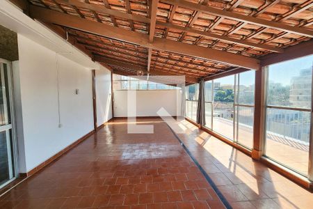 Apartamento à venda com 180m², 2 quartos e 2 vagasÁrea Externa