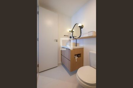 Banheiro de kitnet/studio para alugar com 1 quarto, 30m² em Sumaré, São Paulo