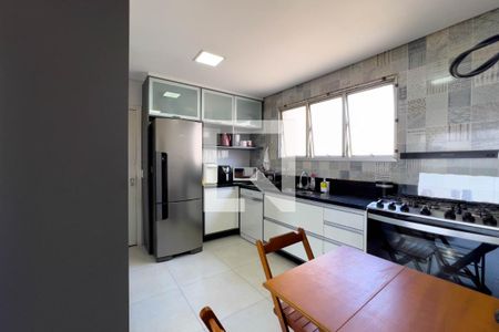 Apartamento à venda com 110m², 3 quartos e 2 vagasCozinha