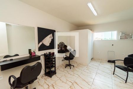 Casa à venda com 280m², 3 quartos e 2 vagasSalão Lateral