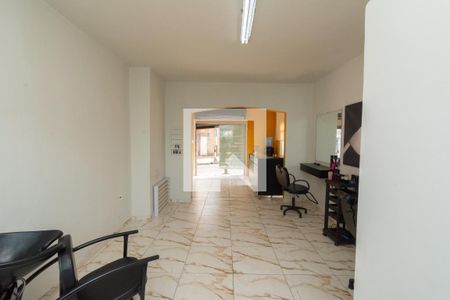 Casa à venda com 280m², 3 quartos e 2 vagasSalão Lateral