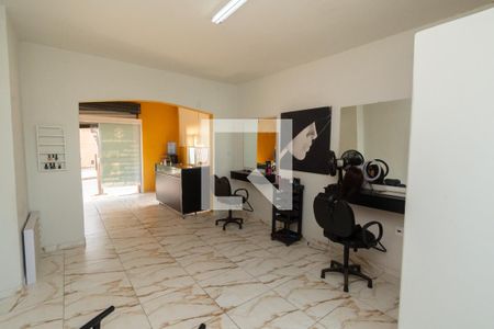 Casa à venda com 280m², 3 quartos e 2 vagasSalão Lateral