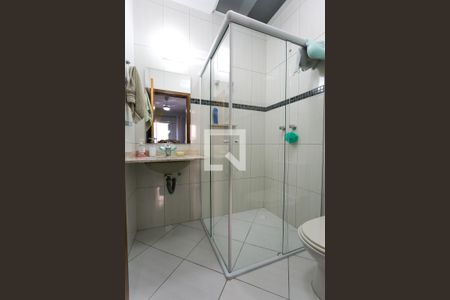 Casa à venda com 130m², 3 quartos e 4 vagas Casa à venda com 130m², 3 quartos e 4 vagasBanheiro da Suíte 2