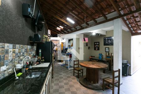 Casa à venda com 130m², 3 quartos e 4 vagas Casa à venda com 130m², 3 quartos e 4 vagasChurrasqueira