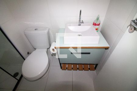 Banheiro da Suíte de apartamento para alugar com 1 quarto, 28m² em Jardim Caravelas, São Paulo