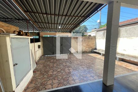 Garagem de casa para alugar com 2 quartos, 120m² em Olavo Bilac, Duque de Caxias