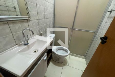 Banheiro de casa para alugar com 2 quartos, 120m² em Olavo Bilac, Duque de Caxias