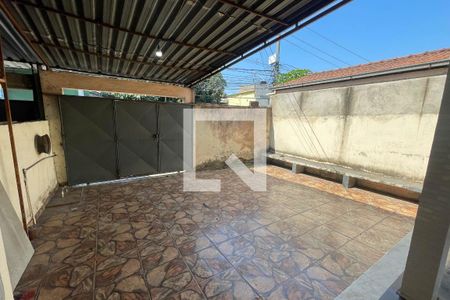 Garagem de casa para alugar com 2 quartos, 120m² em Olavo Bilac, Duque de Caxias