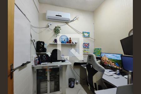 Casa à venda com 150m², 4 quartos e 1 vagaEscritório