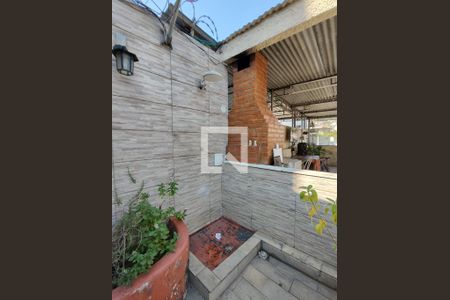 Casa à venda com 150m², 4 quartos e 1 vagaQuintal