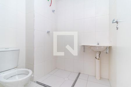 Banheiro de apartamento para alugar com 1 quarto, 27m² em Conjunto Residencial José Bonifácio, São Paulo