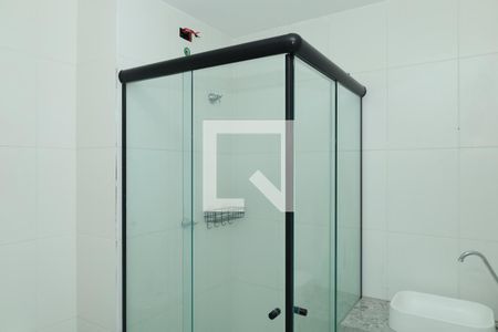 Banheiro de apartamento para alugar com 1 quarto, 27m² em Conjunto Residencial José Bonifácio, São Paulo