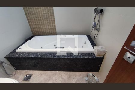 Casa para alugar com 500m², 6 quartos e 4 vagasBanheiro suite 1