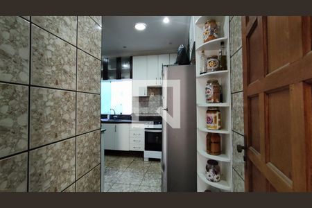 Casa para alugar com 500m², 6 quartos e 4 vagasCozinha 