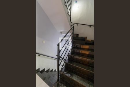 Casa à venda com 119m², 3 quartos e 2 vagasEscada