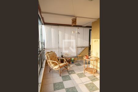 Apartamento à venda com 130m², 3 quartos e 2 vagasVaranda