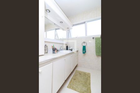 Apartamento à venda com 122m², 3 quartos e 1 vagaSuíte - Banheiro