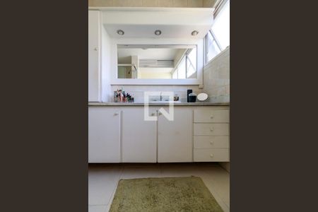 Apartamento à venda com 122m², 3 quartos e 1 vagaSuíte - Banheiro