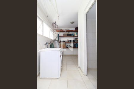 Apartamento à venda com 122m², 3 quartos e 1 vagaÁrea de Serviço