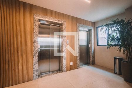 Apartamento para alugar com 35m², 1 quarto e 1 vagaHall elevador