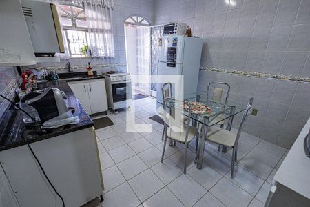 Casa à venda com 350m², 3 quartos e 2 vagasCozinha