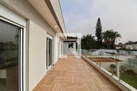 Casa para alugar com 450m², 5 quartos e 1 vaga Casa para alugar com 450m², 5 quartos e 1 vagaVaranda