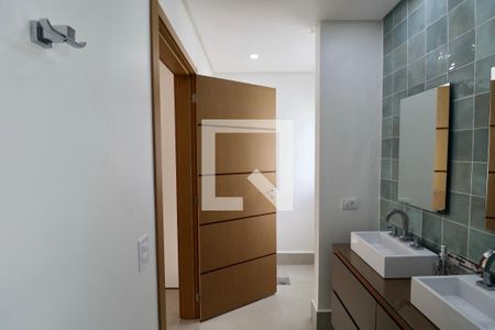 Casa para alugar com 450m², 5 quartos e 1 vaga Casa para alugar com 450m², 5 quartos e 1 vagaBanheiro Suíte