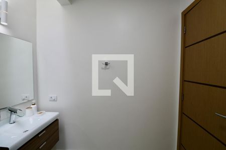 Casa para alugar com 450m², 5 quartos e 1 vaga Casa para alugar com 450m², 5 quartos e 1 vagaBanheiro Suíte 4