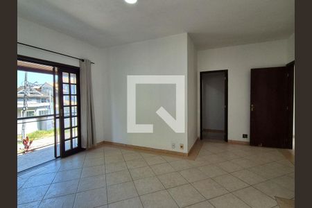 Casa de condomínio à venda com 180m², 3 quartos e 1 vaga Casa de condomínio à venda com 180m², 3 quartos e 1 vagaSuite