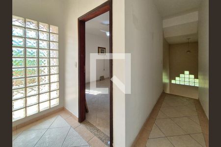 Casa de condomínio à venda com 180m², 3 quartos e 1 vaga Casa de condomínio à venda com 180m², 3 quartos e 1 vagaHall