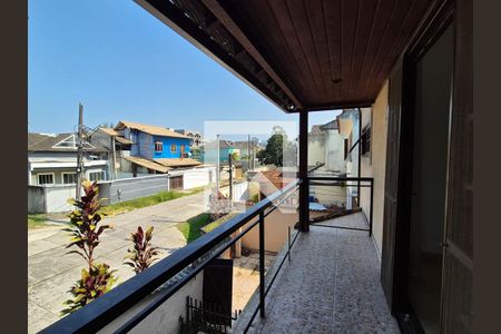 Casa de condomínio à venda com 180m², 3 quartos e 1 vaga Casa de condomínio à venda com 180m², 3 quartos e 1 vagaSuite - varanda