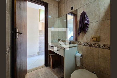 Casa de condomínio à venda com 180m², 3 quartos e 1 vaga Casa de condomínio à venda com 180m², 3 quartos e 1 vagaBanheiro social