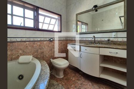 Casa de condomínio à venda com 180m², 3 quartos e 1 vaga Casa de condomínio à venda com 180m², 3 quartos e 1 vagaBanheiro da Suíte