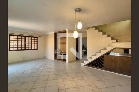 Sala de casa de condomínio à venda com 3 quartos, 180m² em Vargem Pequena, Rio de Janeiro