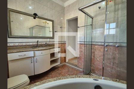 Casa de condomínio à venda com 180m², 3 quartos e 1 vaga Casa de condomínio à venda com 180m², 3 quartos e 1 vagaBanheiro da Suíte