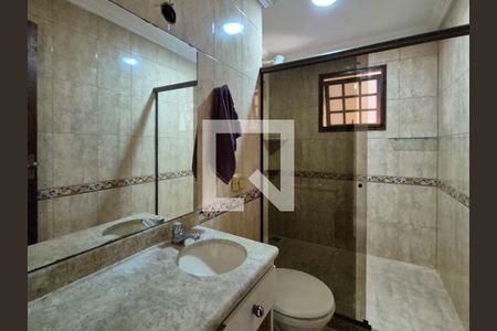 Casa de condomínio à venda com 180m², 3 quartos e 1 vaga Casa de condomínio à venda com 180m², 3 quartos e 1 vagaBanheiro social