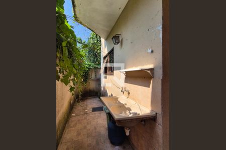 Casa de condomínio à venda com 180m², 3 quartos e 1 vaga Casa de condomínio à venda com 180m², 3 quartos e 1 vagaÁrea de serviço