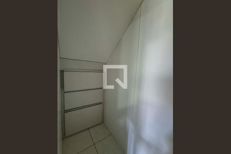 Casa de condomínio à venda com 180m², 3 quartos e 1 vaga Casa de condomínio à venda com 180m², 3 quartos e 1 vagaDespensa