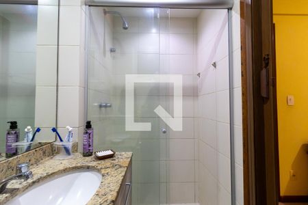 Apartamento à venda com 70m², 2 quartos e 1 vagaBanheiro Suite