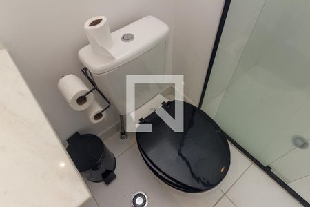 Banheiro de kitnet/studio para alugar com 1 quarto, 27m² em Vila Buarque, São Paulo