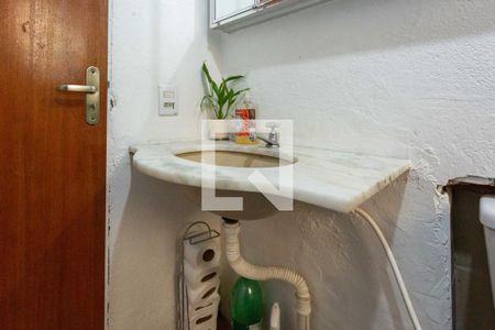 Casa à venda com 132m², 3 quartos e 2 vagasBanheiro