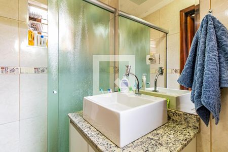 Casa à venda com 300m², 5 quartos e 2 vagas Casa à venda com 300m², 5 quartos e 2 vagasCasa 02 - Banheiro