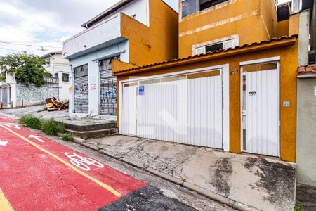 Casa à venda com 300m², 5 quartos e 2 vagas Casa à venda com 300m², 5 quartos e 2 vagasFachada