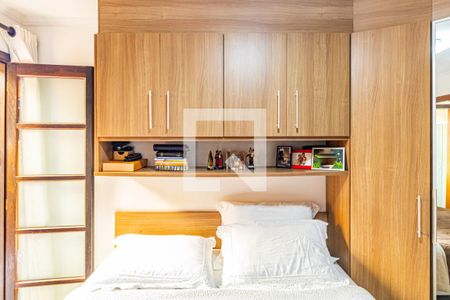 Casa à venda com 300m², 5 quartos e 2 vagas Casa à venda com 300m², 5 quartos e 2 vagasCasa 02 - Quarto 02