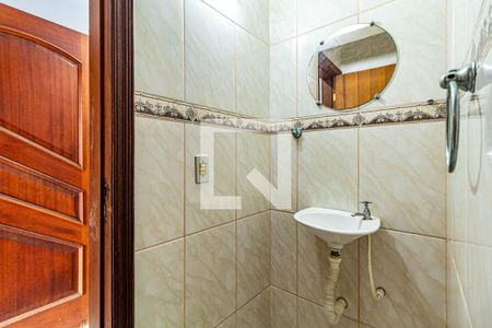 Casa à venda com 300m², 5 quartos e 2 vagas Casa à venda com 300m², 5 quartos e 2 vagasCasa 01 - Banheiro social 1