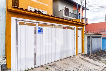 Casa à venda com 300m², 5 quartos e 2 vagas Casa à venda com 300m², 5 quartos e 2 vagasFachada