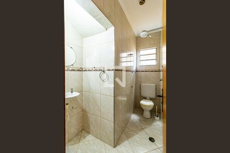 Casa à venda com 300m², 5 quartos e 2 vagas Casa à venda com 300m², 5 quartos e 2 vagasCasa 01 - Banheiro social 1