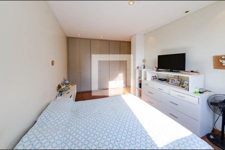 Apartamento à venda com 240m², 4 quartos e 3 vagasSuíte 2