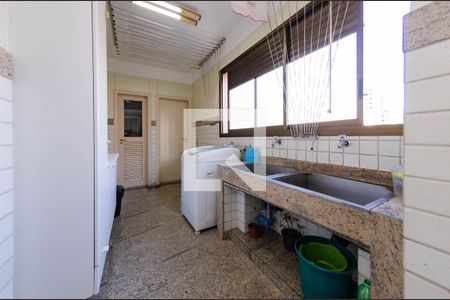 Apartamento à venda com 240m², 4 quartos e 3 vagasÁrea de serviço